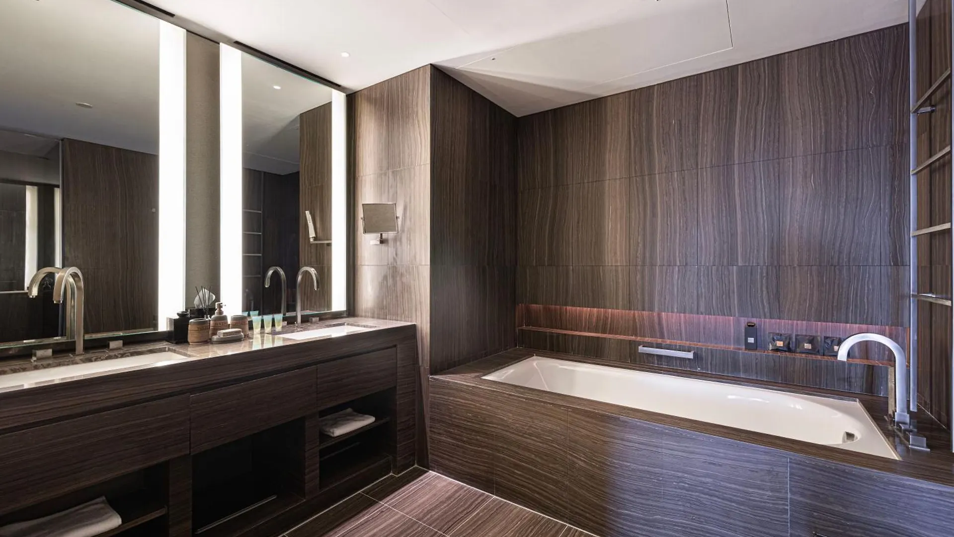 Armani Hotel Burj Khalifa 1 Bedroom Dubai Apartment